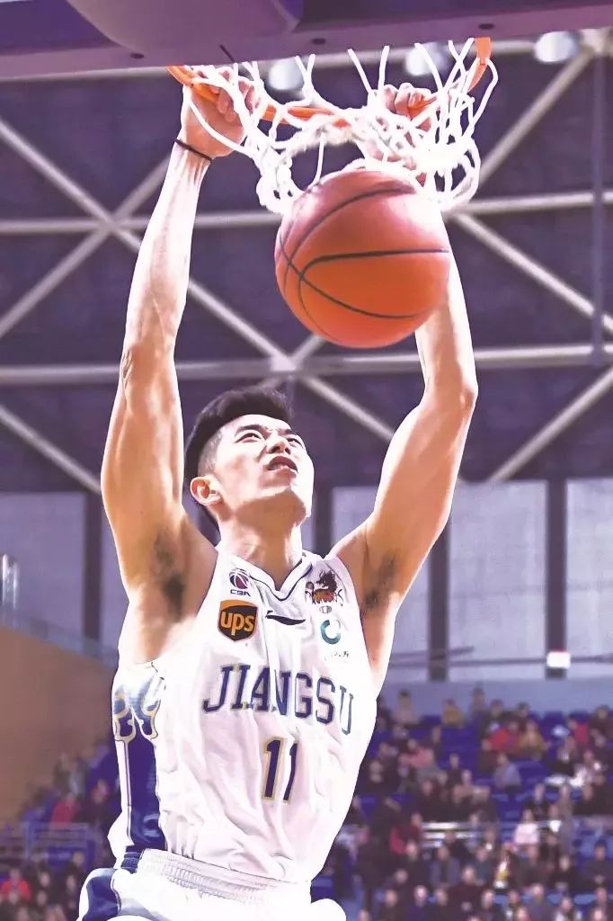 cba总决赛第三场后辽宁球员与四川球迷-英雄联盟S15