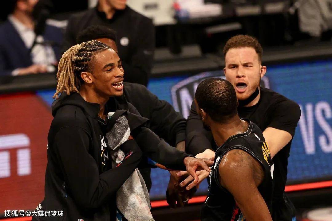 窗口期布鲁克林篮网回应争议——社区盾节点到来,话题不断,阵容厚度经受考验 窗口期布鲁克林篮网回应争议——社区盾节点到来,话题不断,阵容厚度经受考验