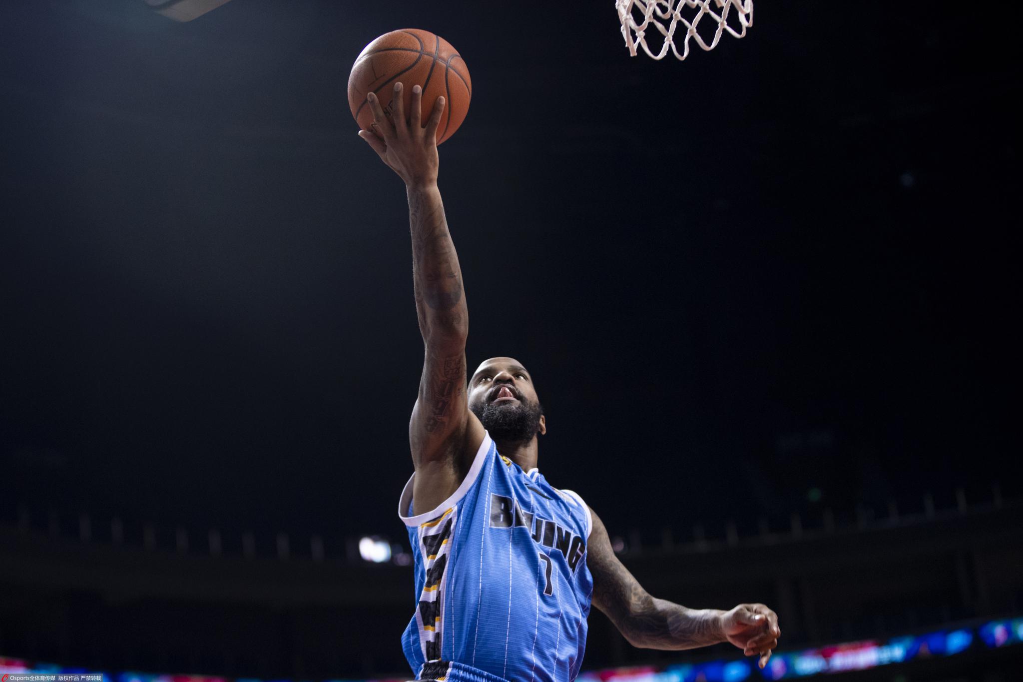 包含阿贾克斯训练开放日，赛后战术微调引欢呼，CBA季后赛在即，更衣室氛围转暖的词条-英雄联盟S15比赛时间