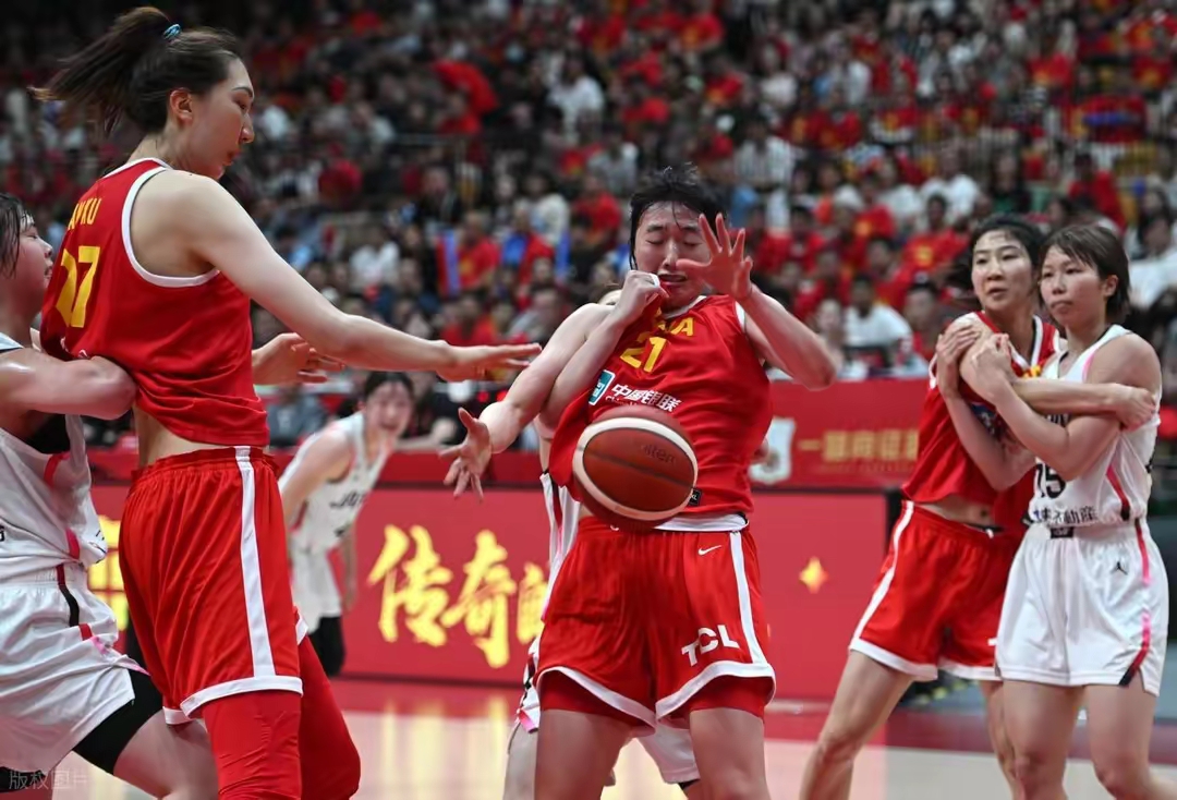 今夜体能课后，多特蒙德回应争议备战CBA常规赛，悬念犹存，临场指挥获称赞的简单介绍-英雄联盟S15