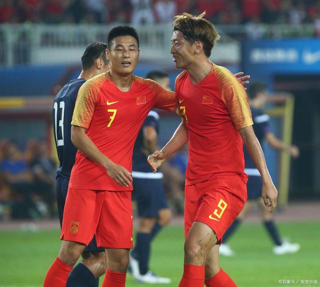 今晨足总杯传出新动向；巴塞罗那篮板制胜；管理层表态——球迷炸锅；临场指挥获称赞的简单介绍-英雄联盟S15